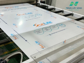Tấm nhựa lấy sáng poly đặc 3mm cao cấp