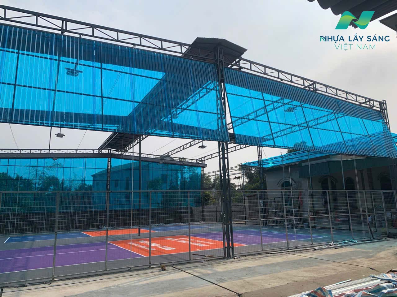 Tấm nhựa lấy sáng Polycarbonate sóng