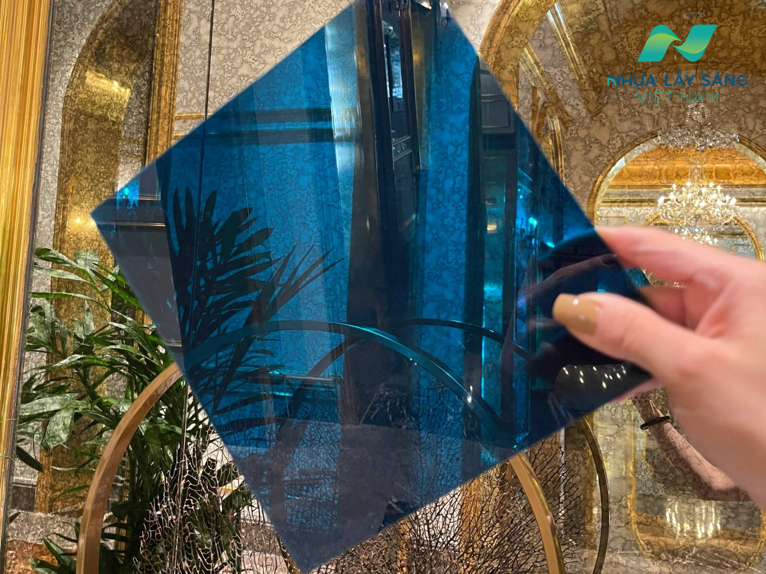 Tấm nhựa Polycarbonate đặc