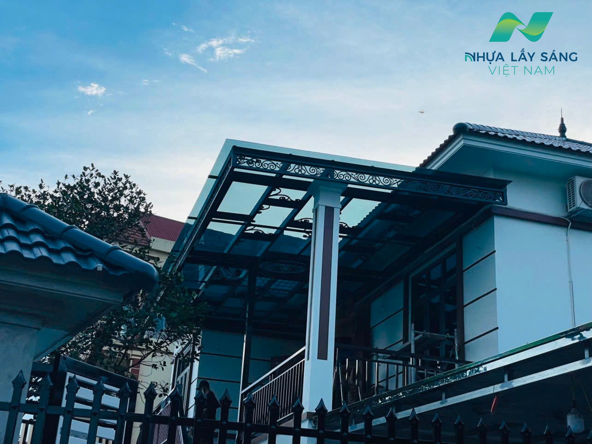 Công trình tấm nhựa lấy sáng polycarbonate đặc 3mm cao cấp