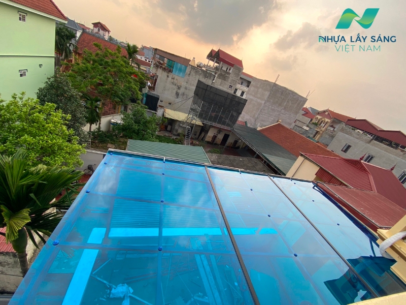 Tấm nhựa lấy sáng Polycarbonate cao cấp