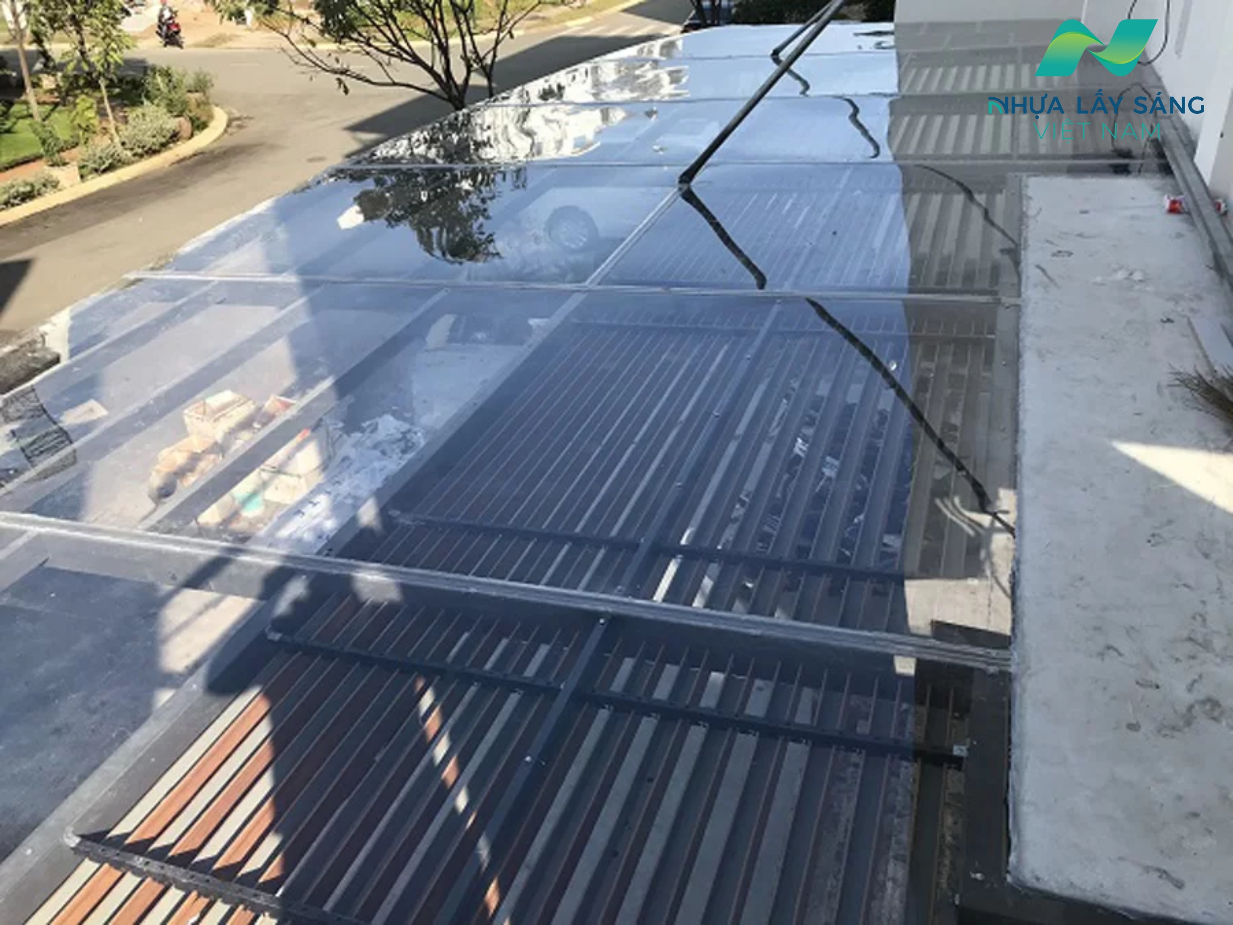 Công trình mái lợp Polycarbonate đặc