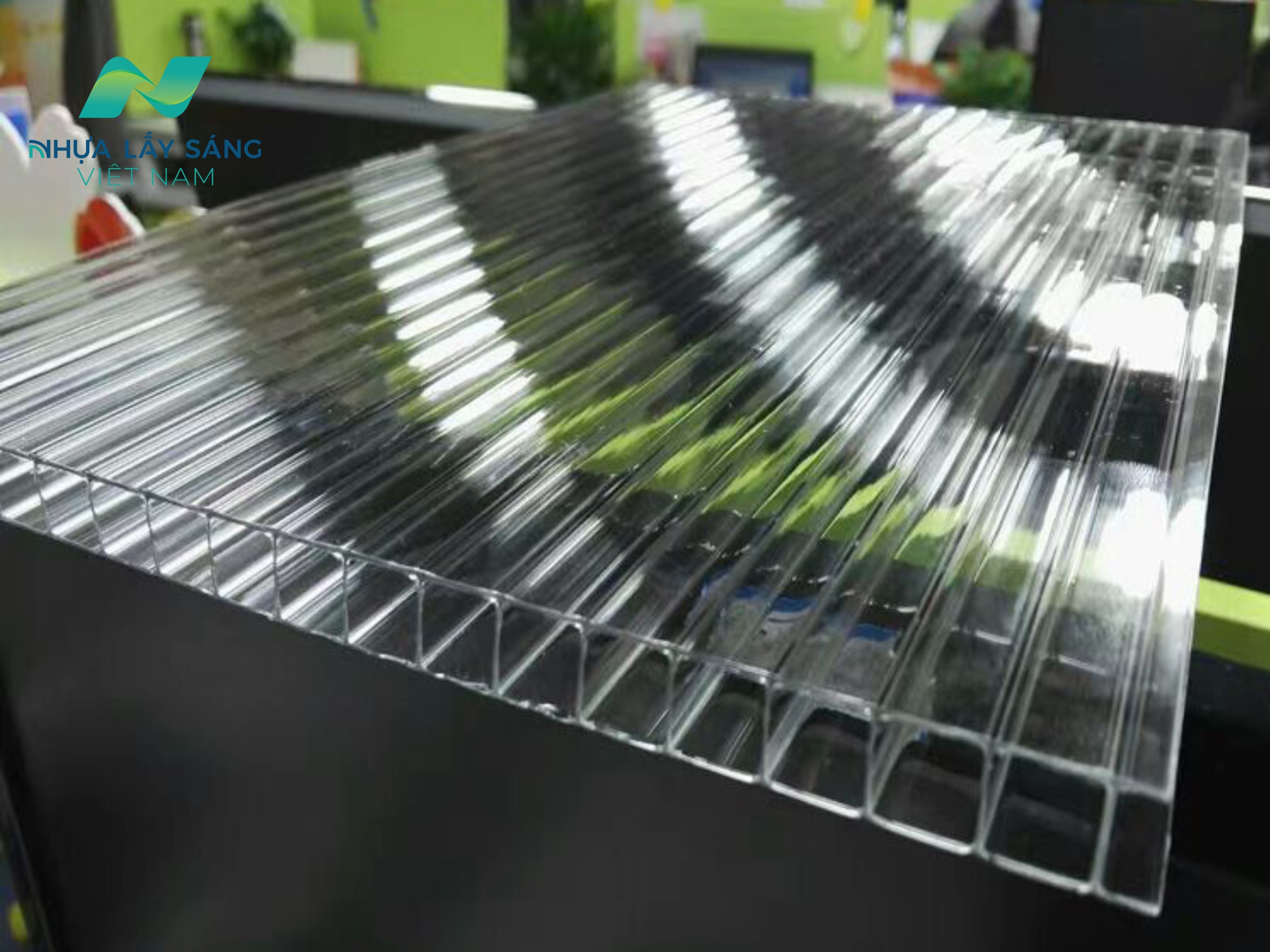 Tấm nhựa Poly rỗng màu trong suốt