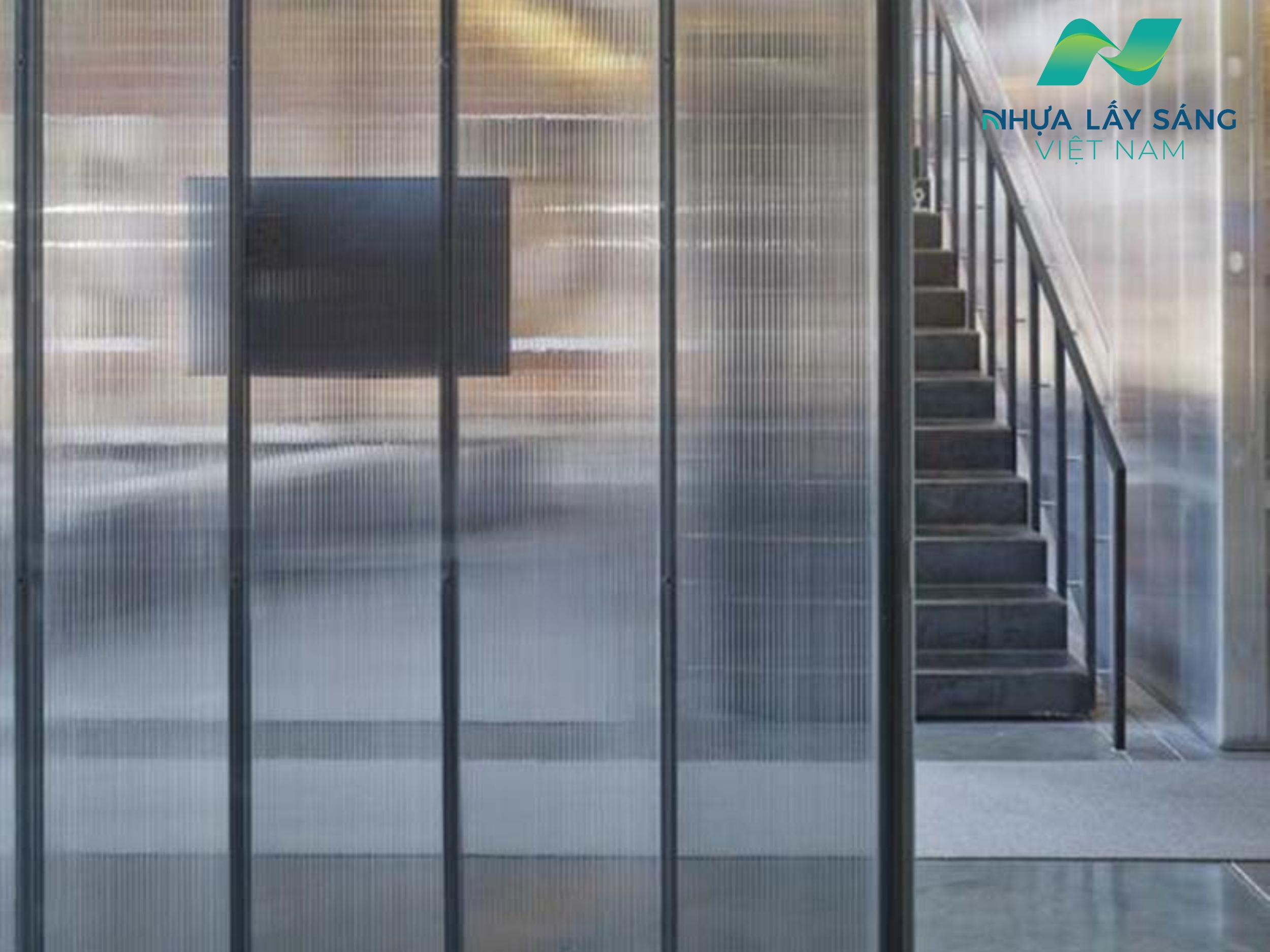Ứng dụng tấm Polycarbonate rỗng cho văn phòng