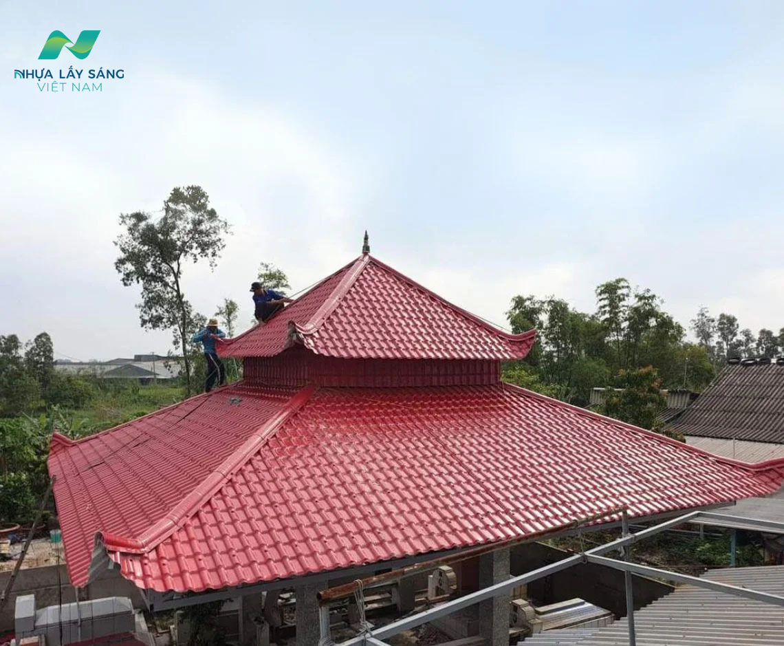 Tấm nhựa lấy sáng Polycarbonate sóng