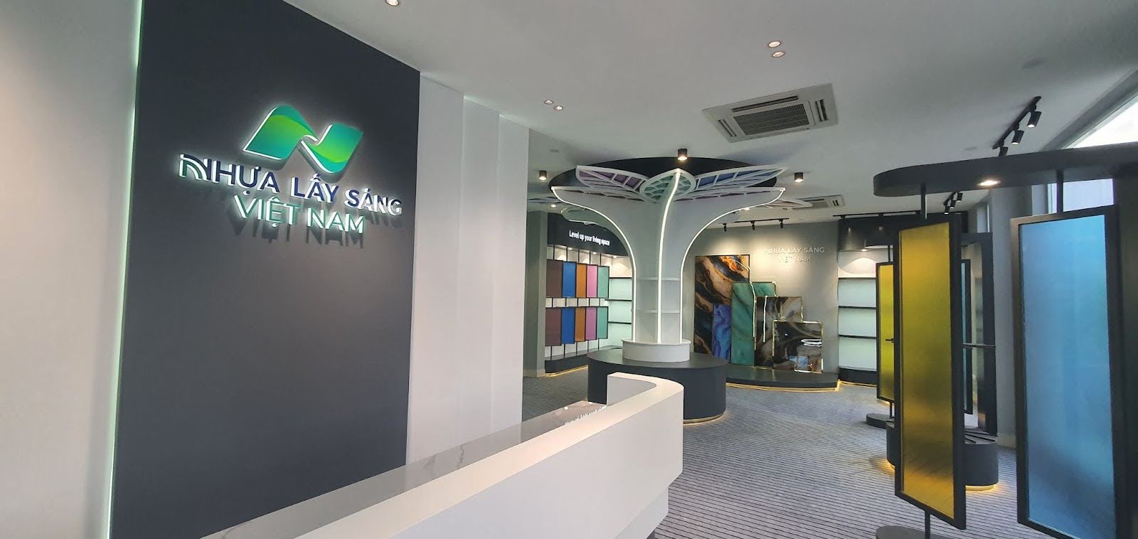 Nhà Máy Nhựa Lấy Sáng Việt Nam Tuyển Đại Lý Miền Nam